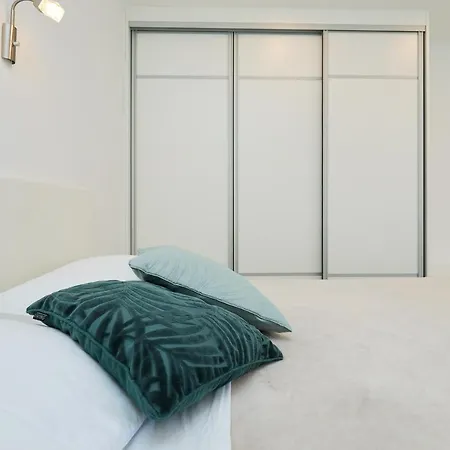 Hedera A10 Apartment