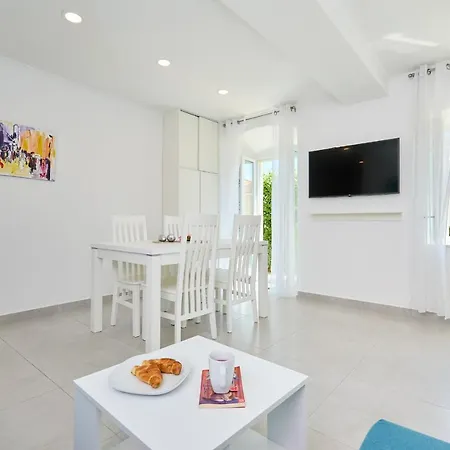 Apartment Hedera A10 *