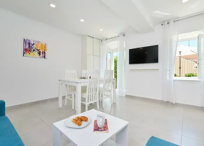 Apartament Hedera A10 *